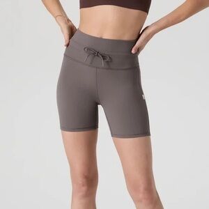 Vuori Daily Short NWT